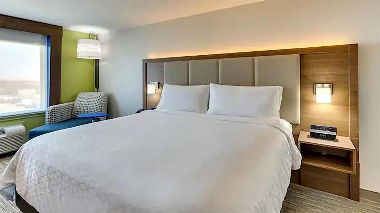 Holiday Inn Express Hotel & Suites Woodland Hills By Ihg Los Angeles Exteriör bild