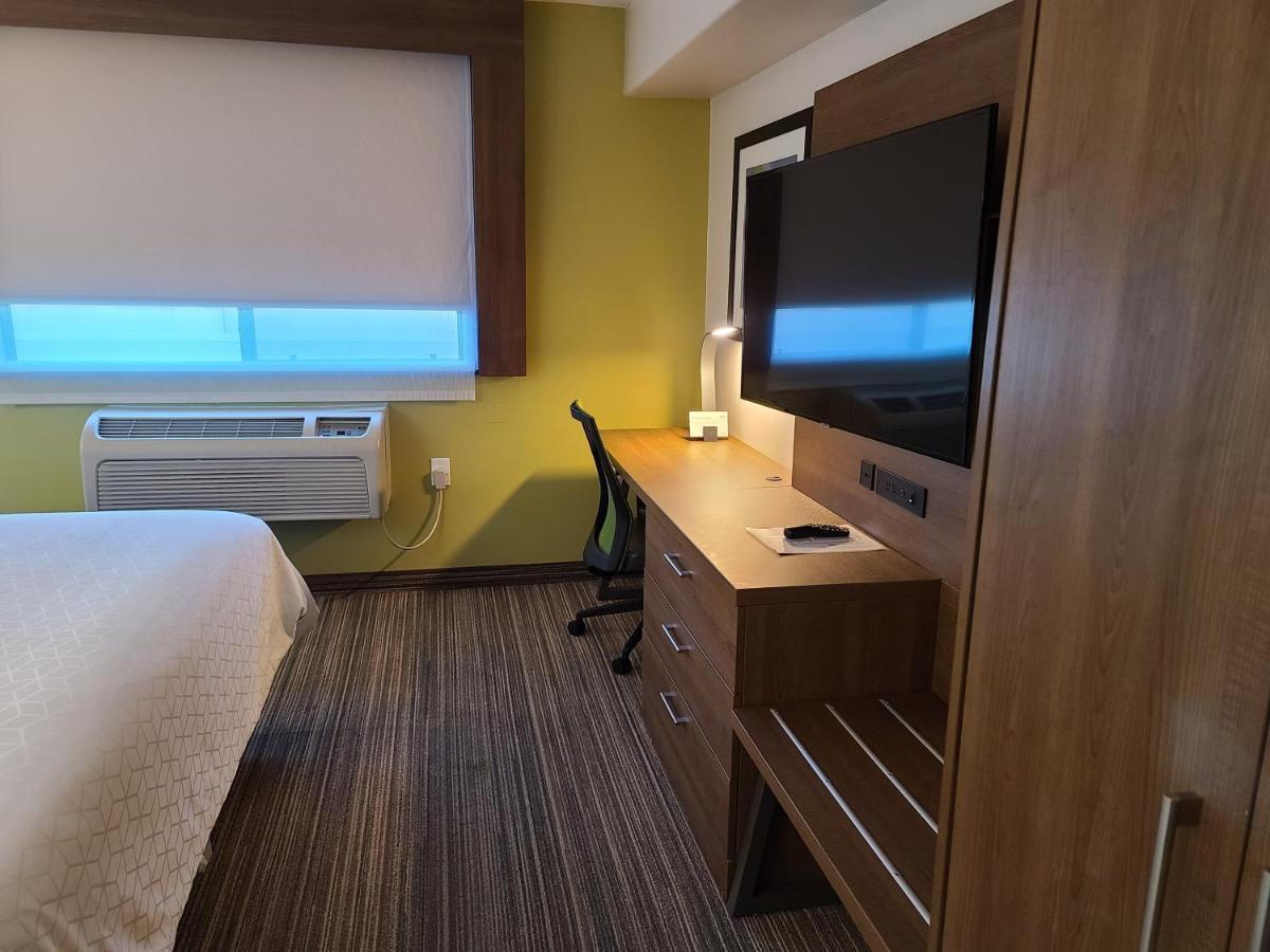Holiday Inn Express Hotel & Suites Woodland Hills By Ihg Los Angeles Exteriör bild