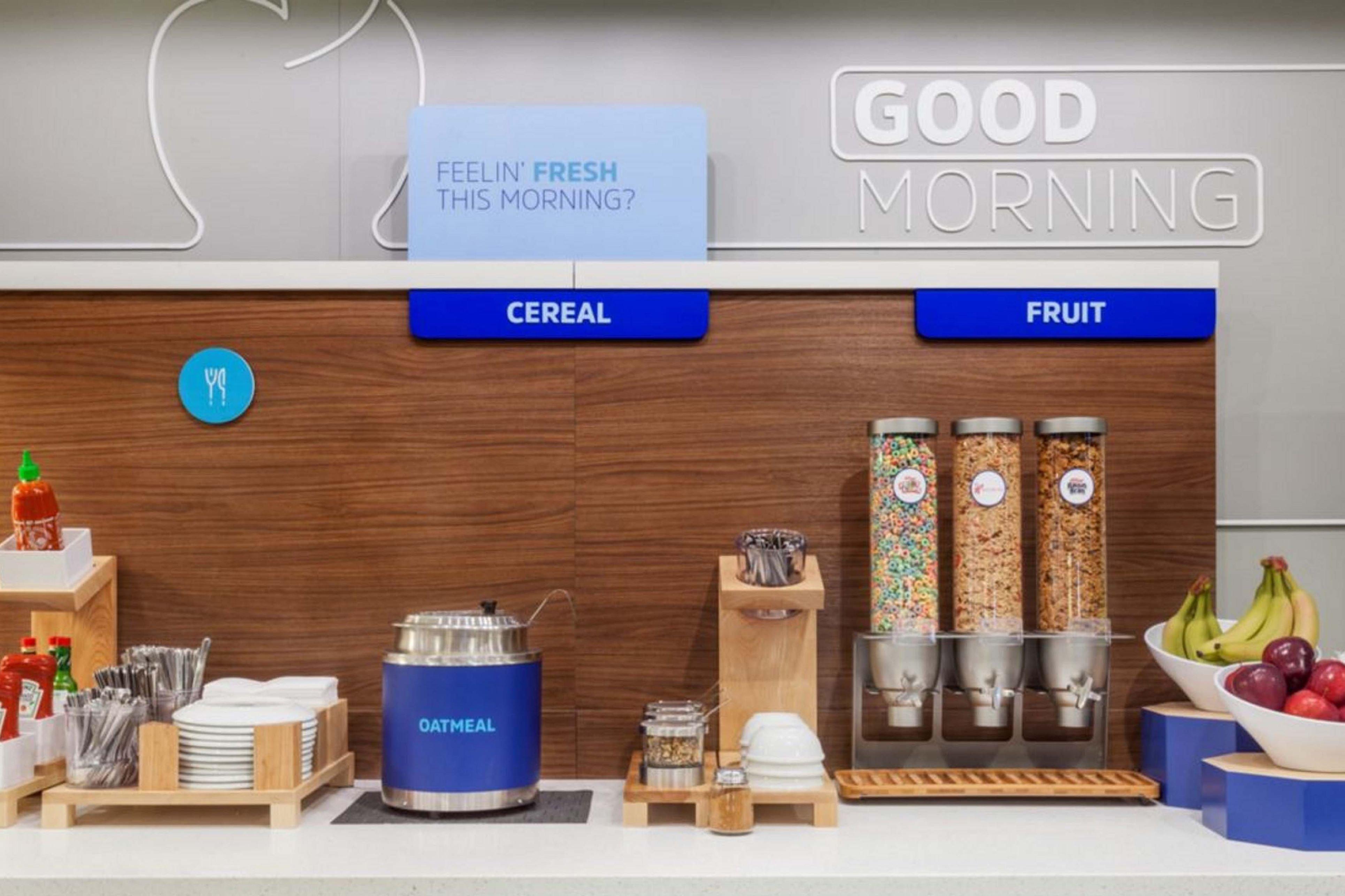 Holiday Inn Express Hotel & Suites Woodland Hills By Ihg Los Angeles Exteriör bild
