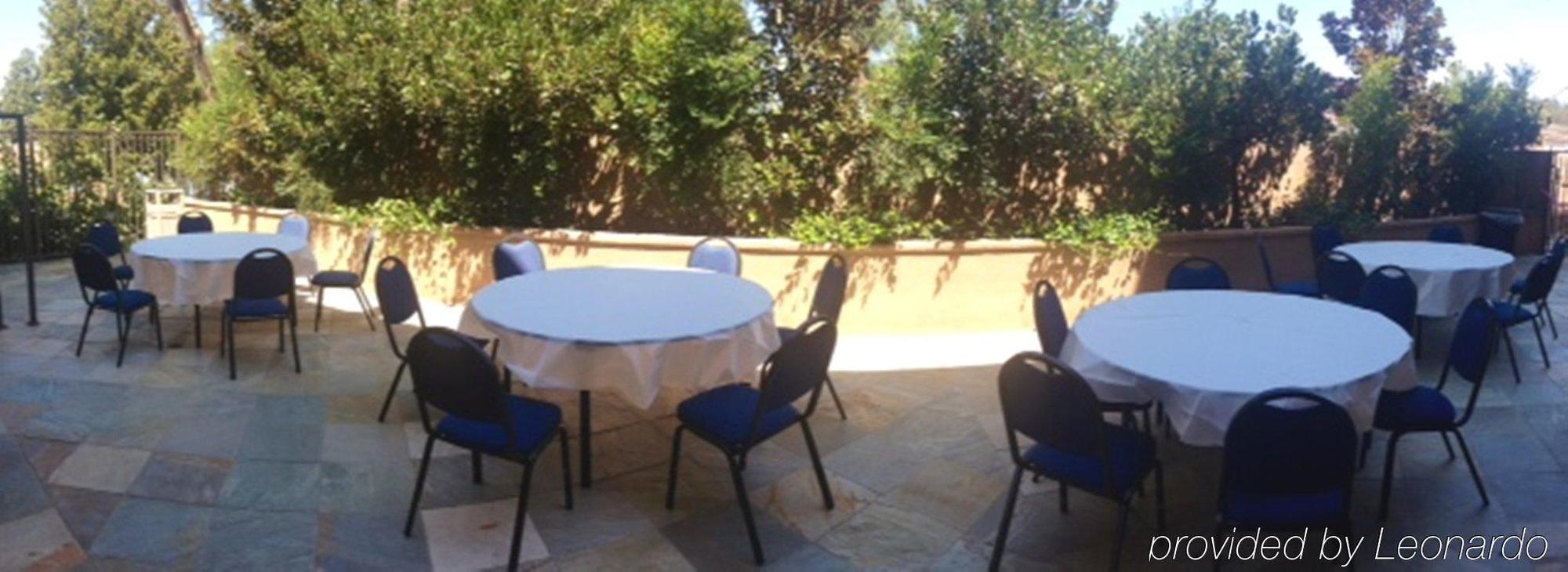 Holiday Inn Express Hotel & Suites Woodland Hills By Ihg Los Angeles Exteriör bild