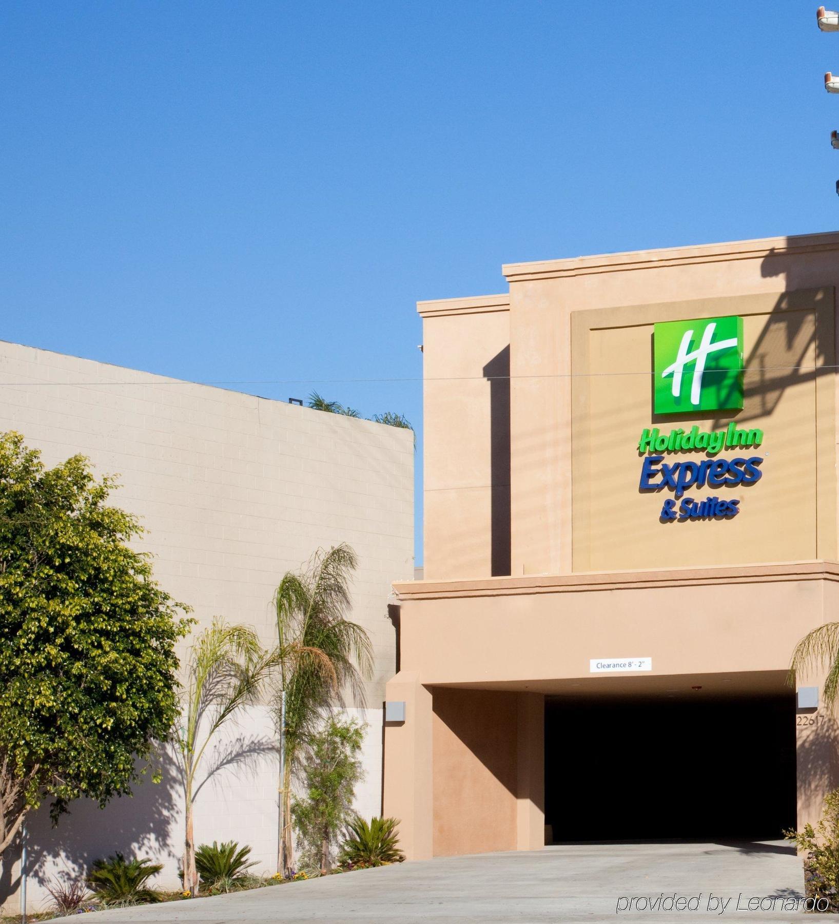 Holiday Inn Express Hotel & Suites Woodland Hills By Ihg Los Angeles Exteriör bild