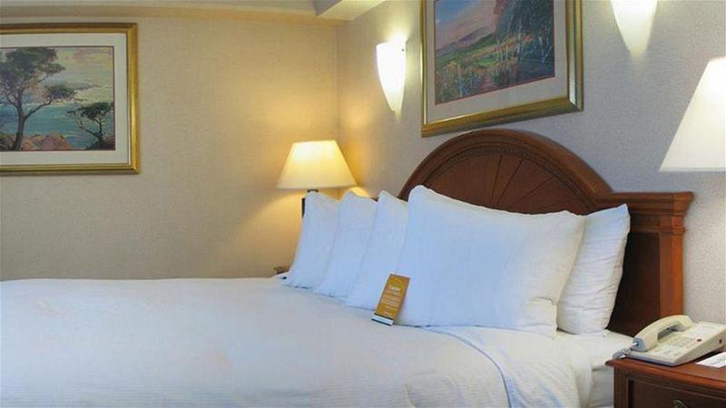 Holiday Inn Express Hotel & Suites Woodland Hills By Ihg Los Angeles Exteriör bild