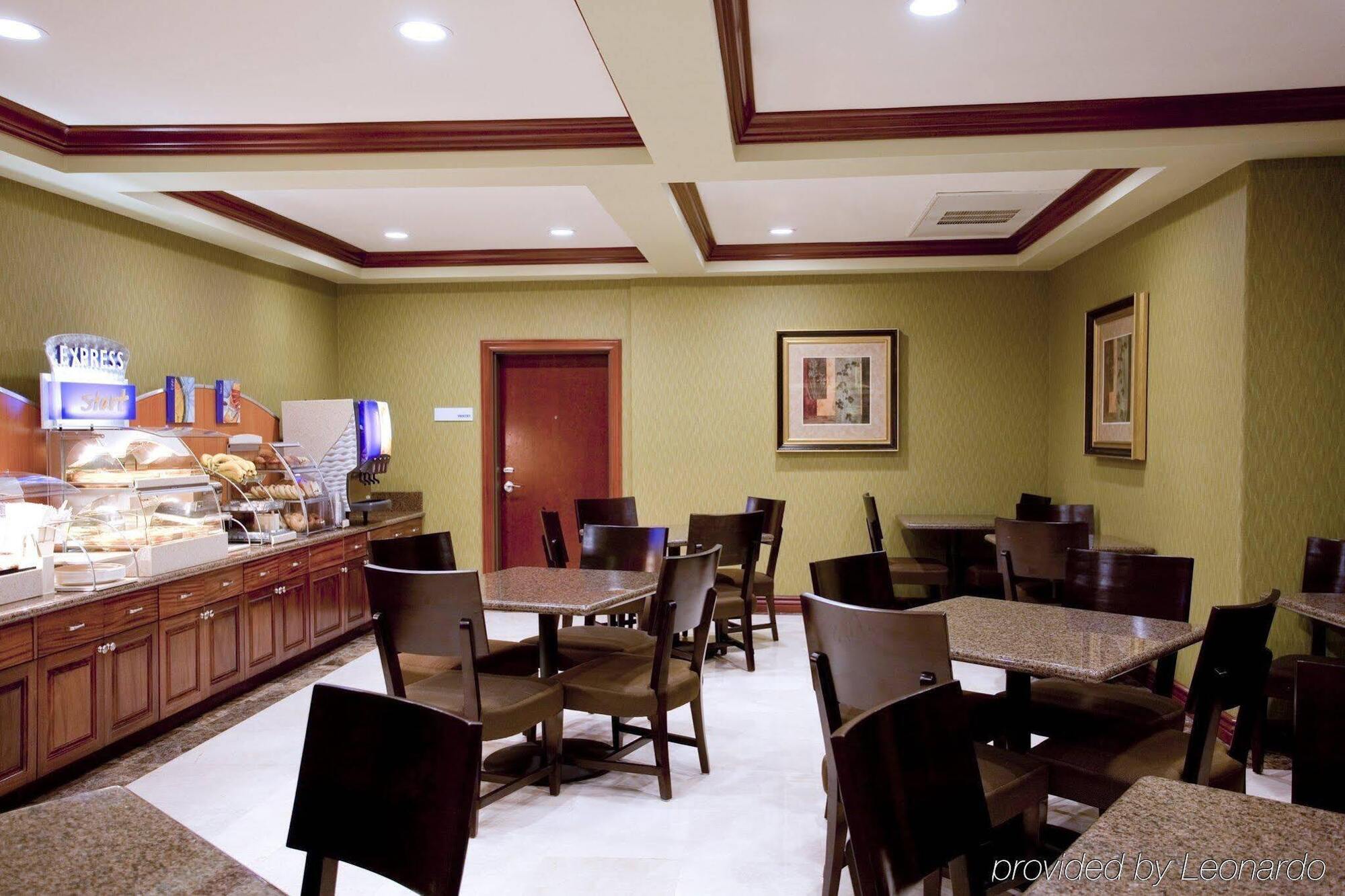 Holiday Inn Express Hotel & Suites Woodland Hills By Ihg Los Angeles Exteriör bild